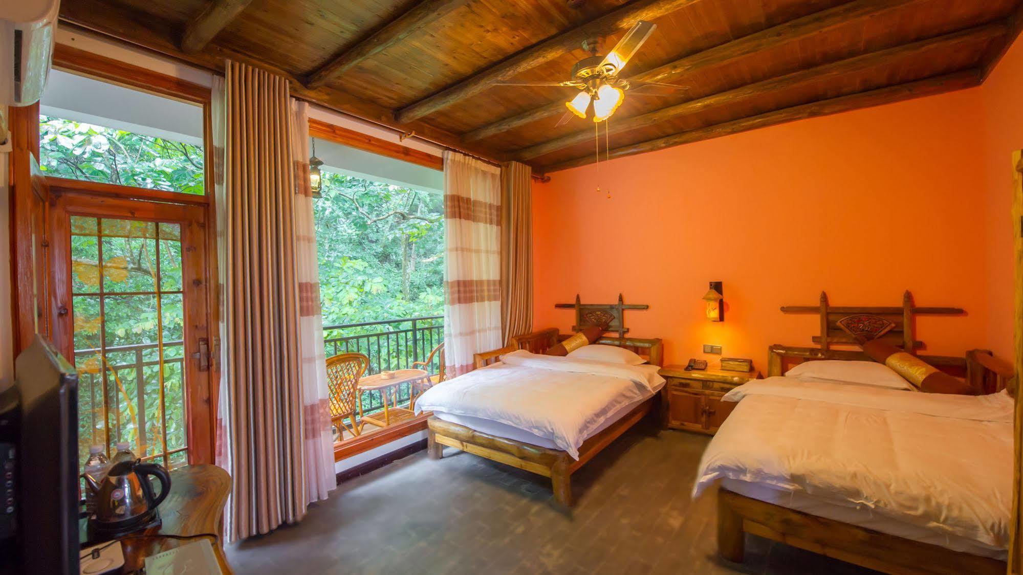 Yangshuo Scenic Mountain Retreat Hotel Exterior photo