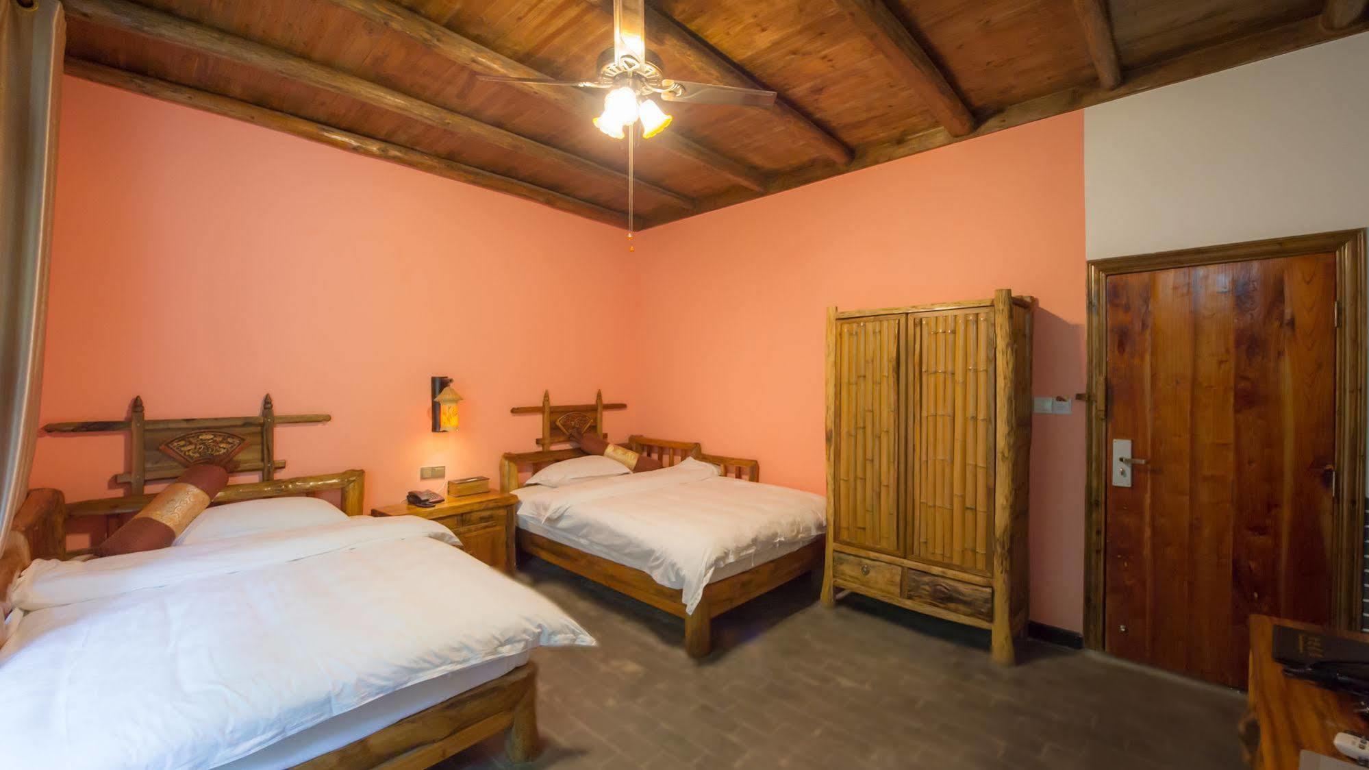 Yangshuo Scenic Mountain Retreat Hotel Exterior photo