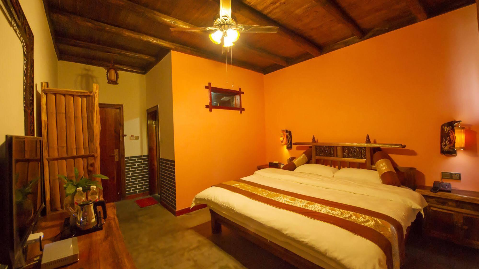 Yangshuo Scenic Mountain Retreat Hotel Exterior photo